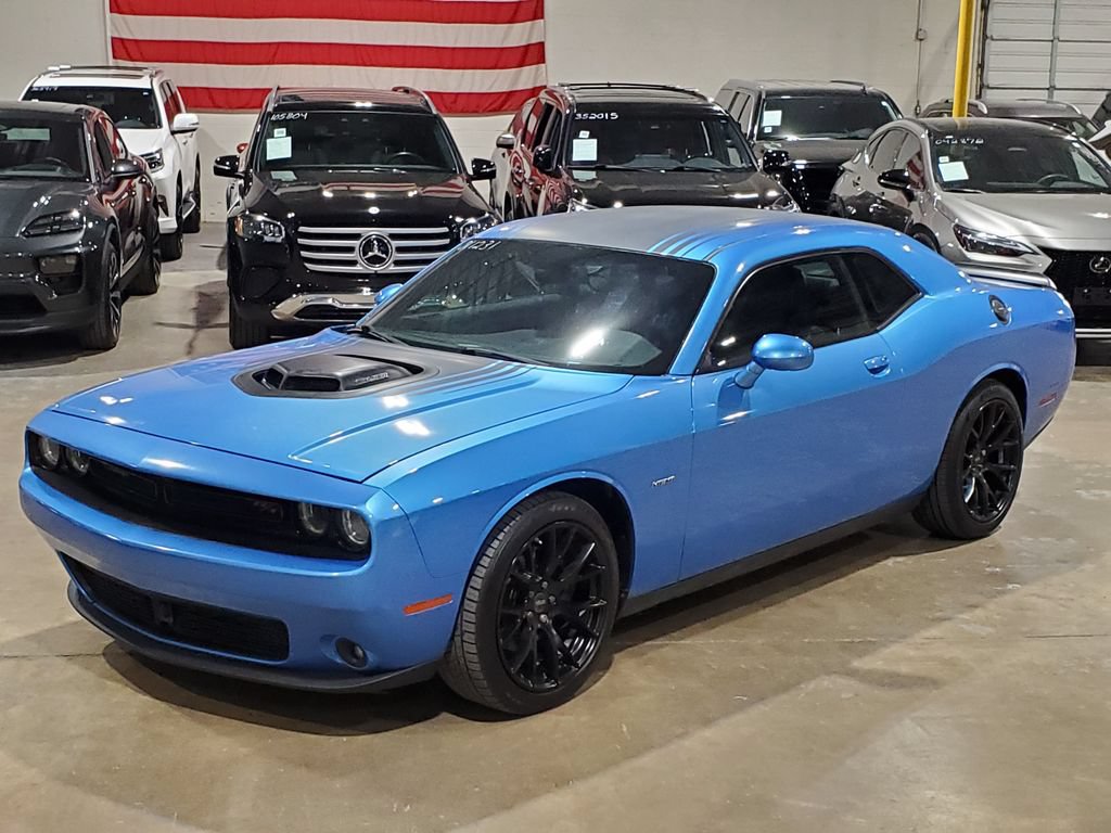 Used 2015 Dodge Challenger R/T Plus RWD image 32