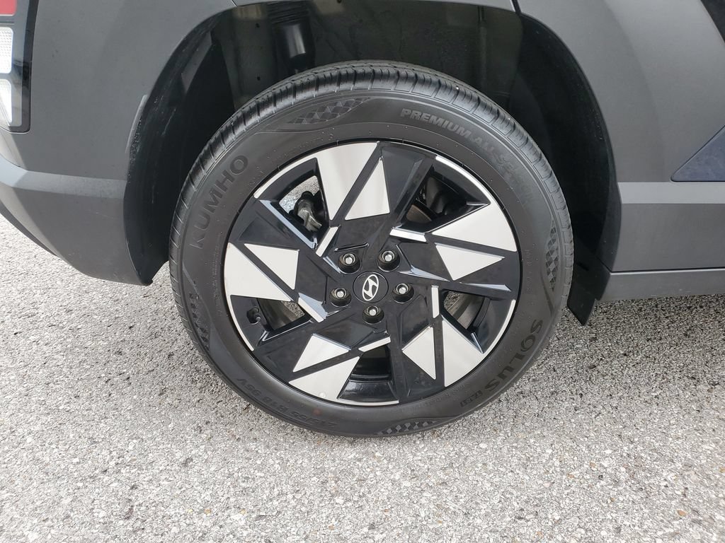 Used 2025 Hyundai Kona SEL FWD image 5