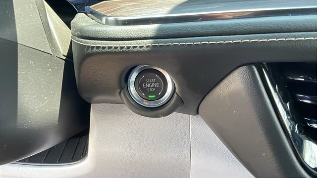 Used 2026 Chevrolet Suburban Premier AWD/4WD image 18