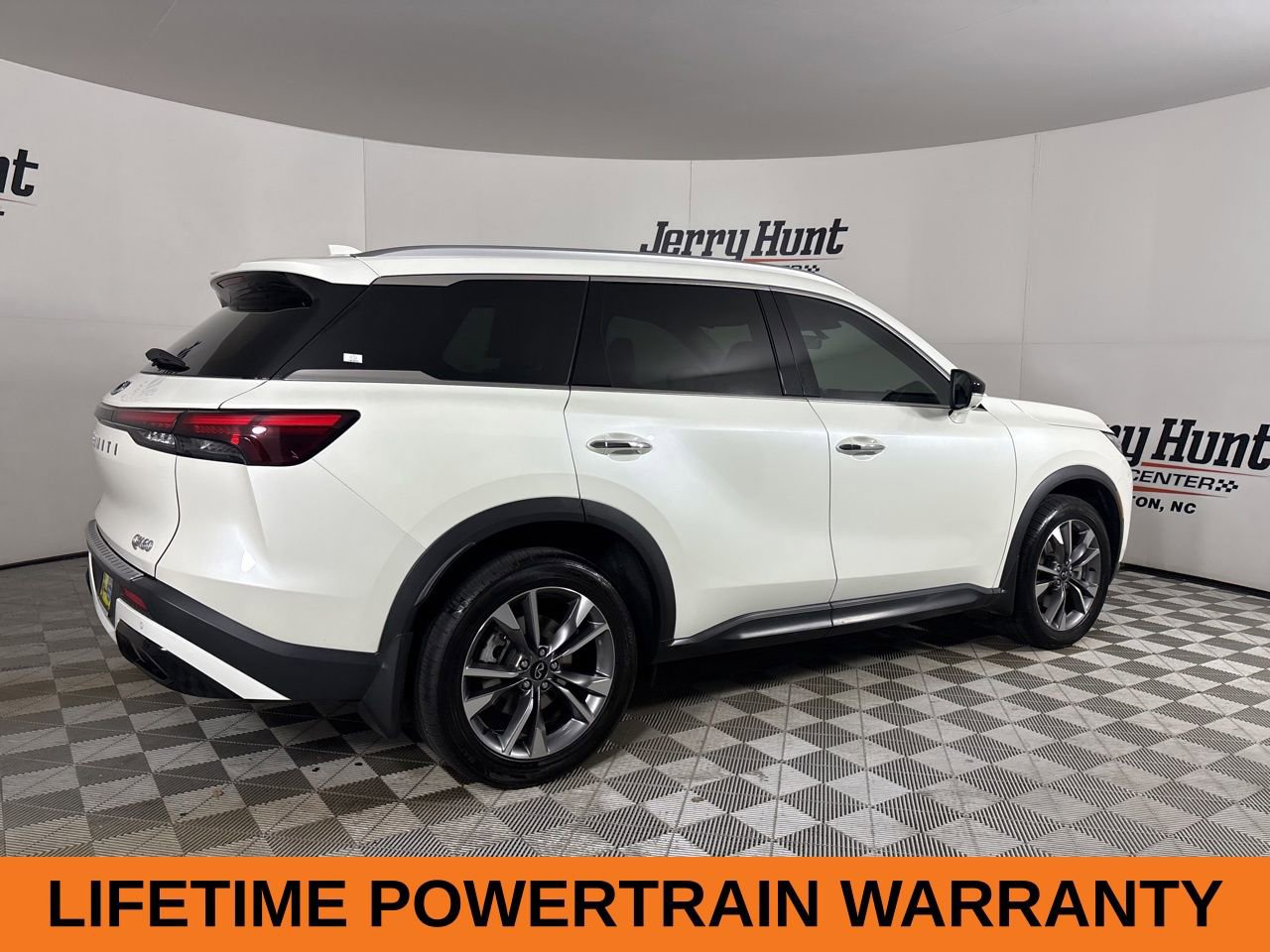 Used 2023 INFINITI QX60 Luxe w/ Cargo Package image 5