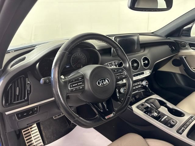 Used 2018 Kia Stinger GT2 AWD/4WD image 17