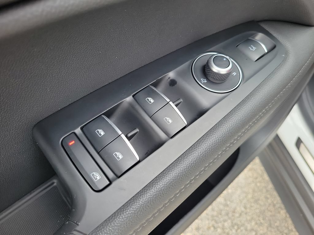 Used 2022 Alfa Romeo Stelvio Sprint RWD image 13