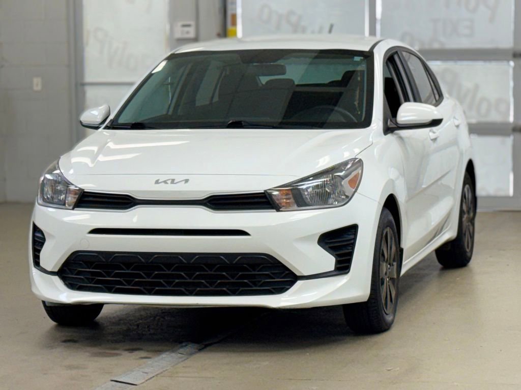 Used 2023 Kia Rio LX image 3
