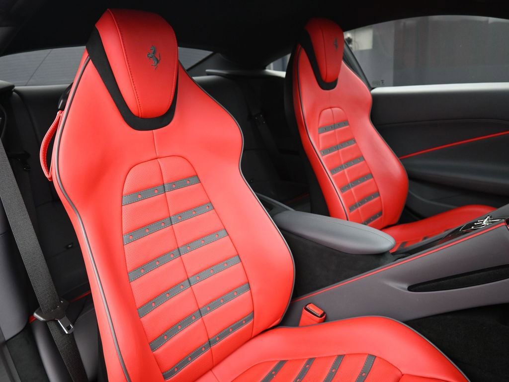 Used 2022 Ferrari Roma RWD image 29