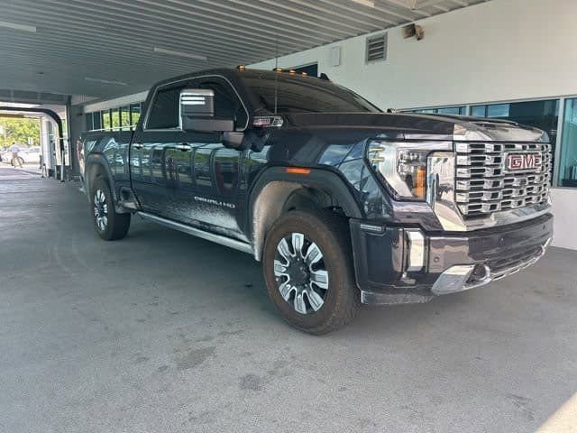 Used 2025 GMC Sierra 2500 Denali w/ Denali Reserve Package image 10