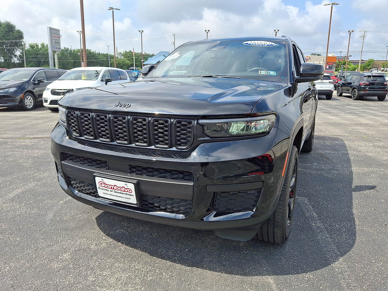 Certified 2023 Jeep Grand Cherokee L Laredo AWD/4WD image 5