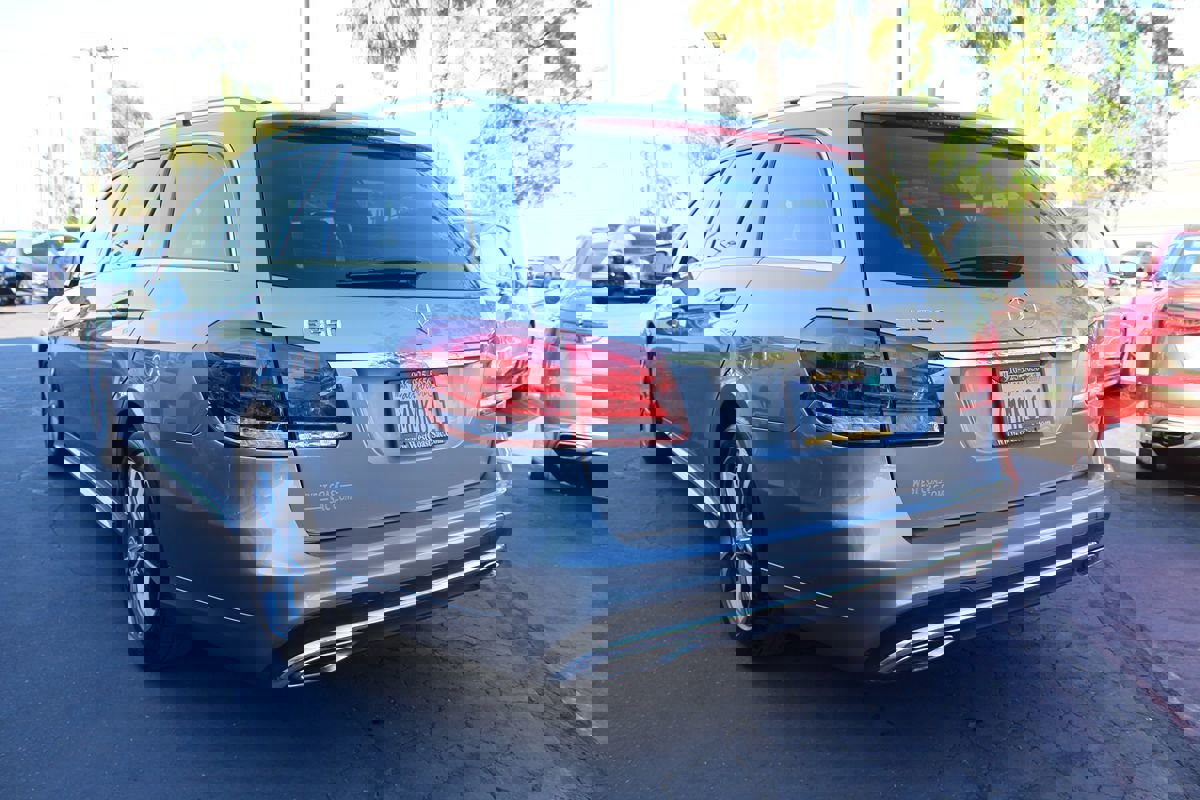 Used 2015 Mercedes-Benz E 350 4MATIC Wagon image 5