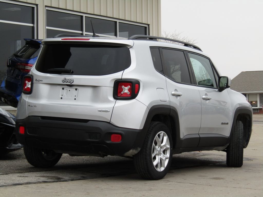 Used 2017 Jeep Renegade Latitude w/ Cold Weather Group image 3