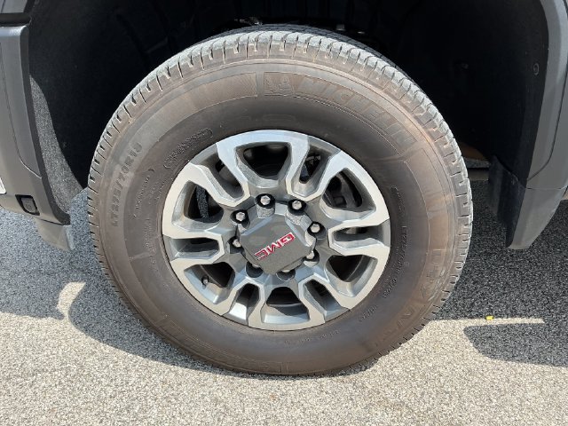 Used 2025 GMC Sierra 2500 SLT w/ SLT Premium Package AWD/4WD image 19