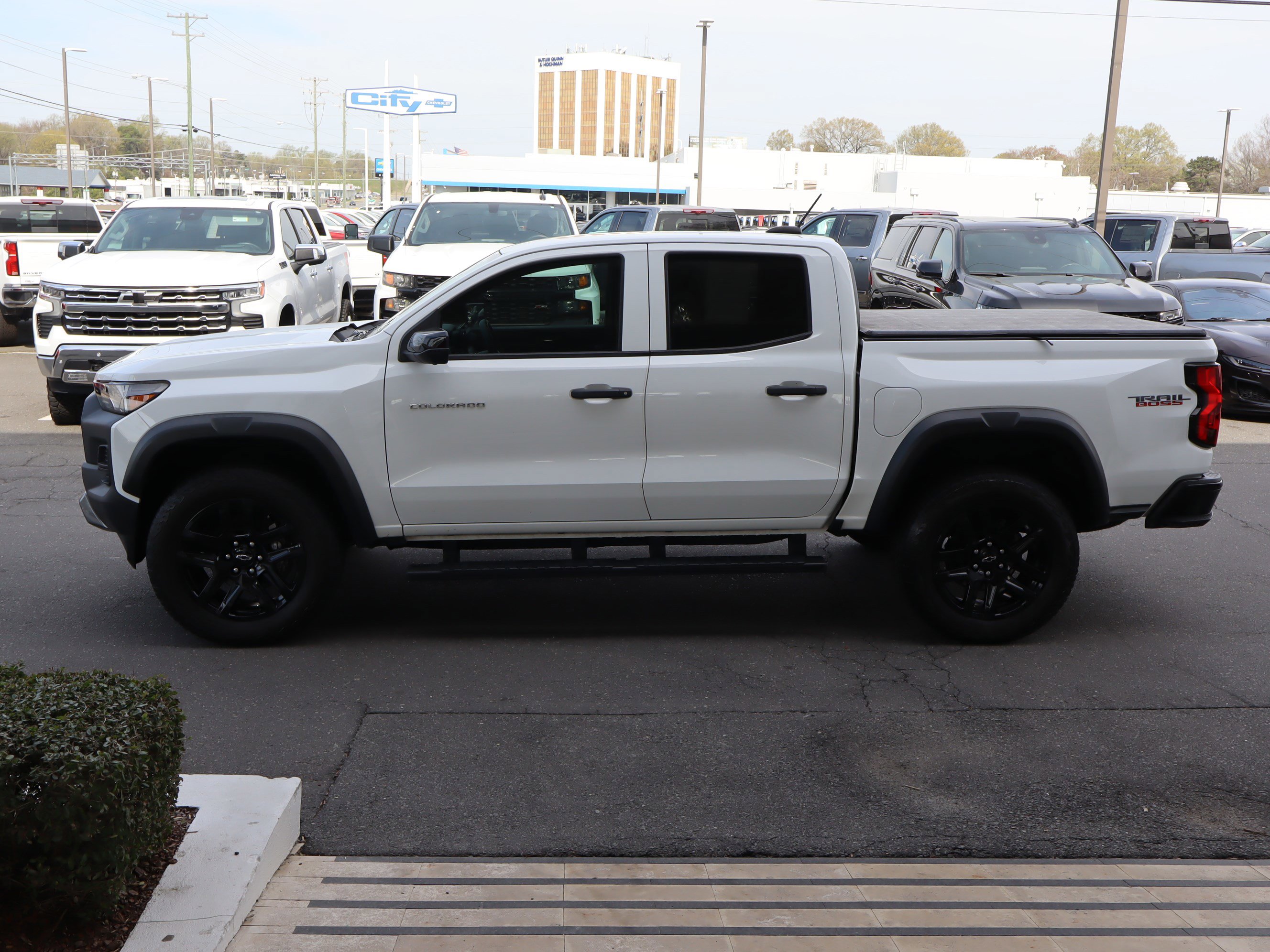 Certified 2023 Chevrolet Colorado Trail Boss w/ Technology Package image 7