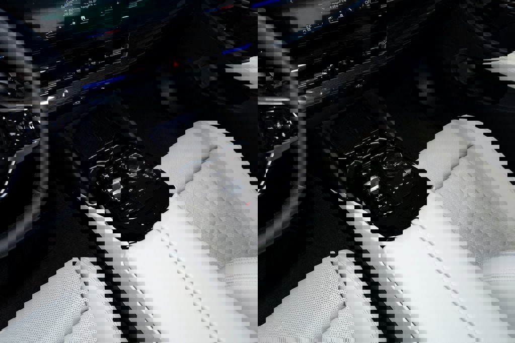 Used 2025 BMW 530i xDrive image 21