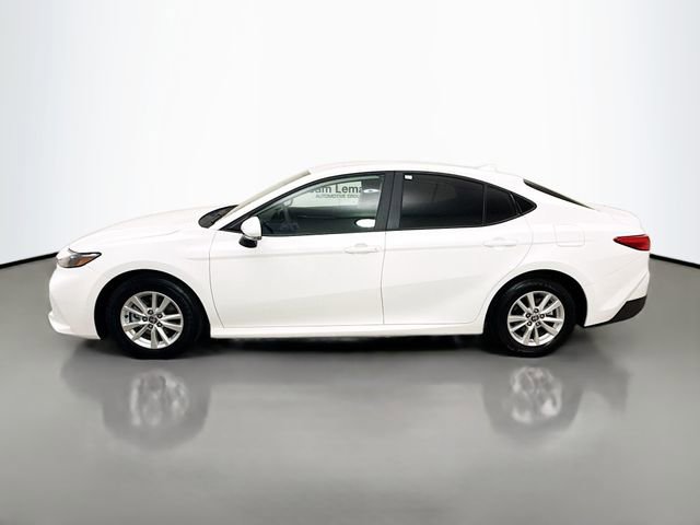 Used 2025 Toyota Camry LE image 4
