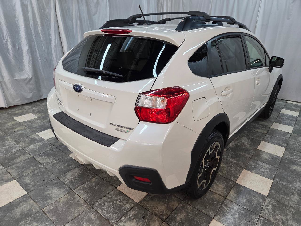 Used 2016 Subaru Crosstrek 2.0i Premium AWD/4WD image 5