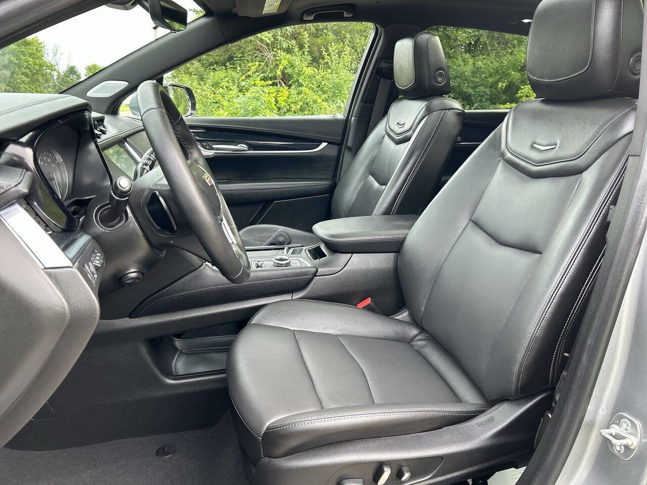 Used 2024 Cadillac XT5 Premium Luxury w/ Technology Package image 11