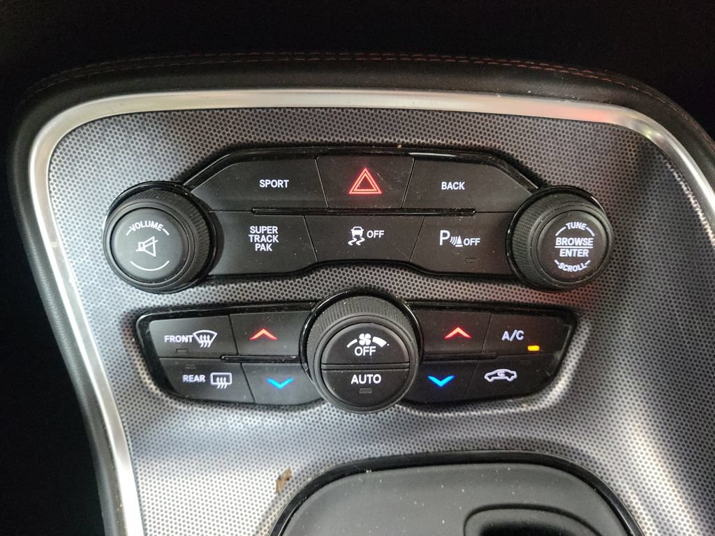 Used 2015 Dodge Challenger R/T Plus RWD image 25