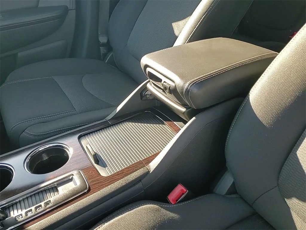 Used 2017 Chevrolet Traverse LT w/ Style and Technology Package image 31