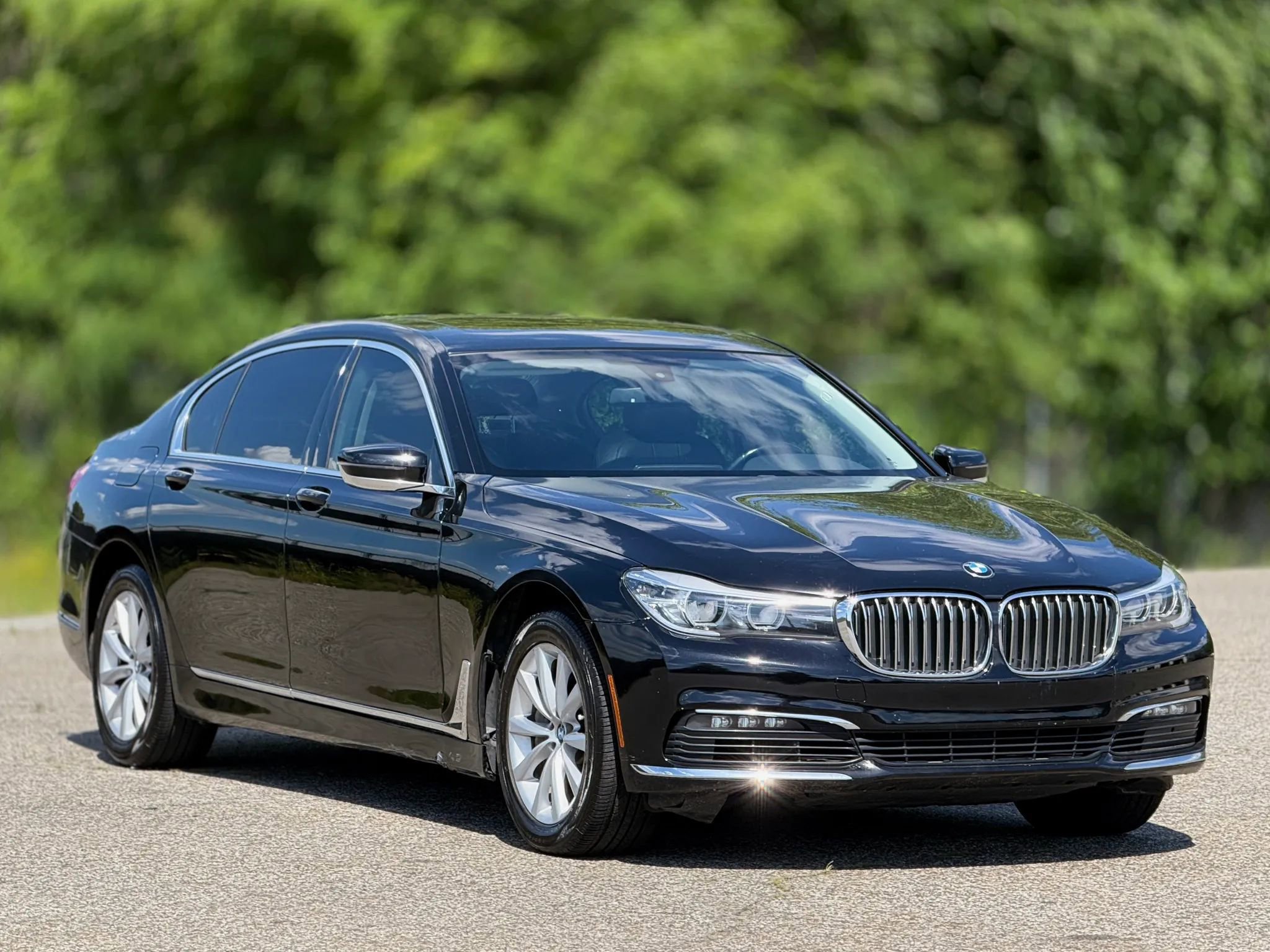 Used 2018 BMW 740i RWD image 1