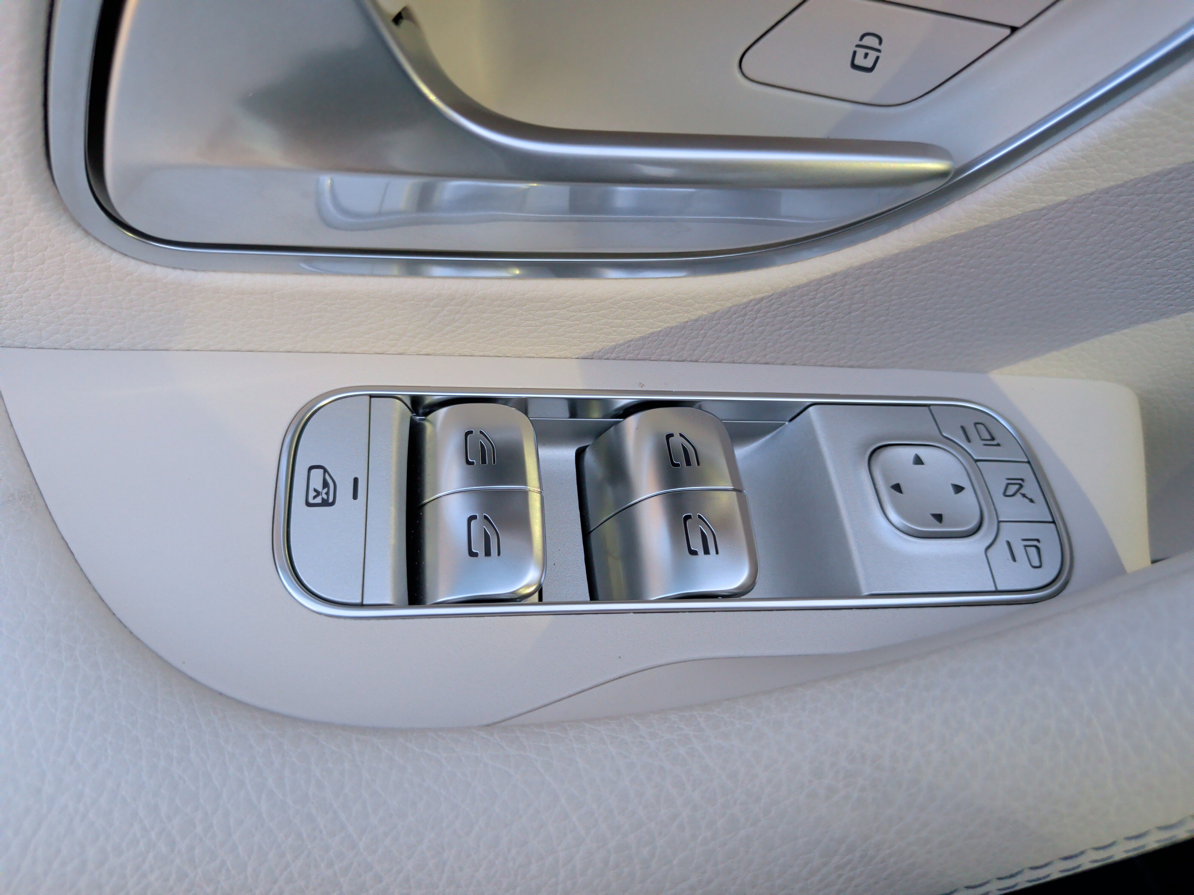 Used 2025 Mercedes-Benz GLS 450 4MATIC image 30