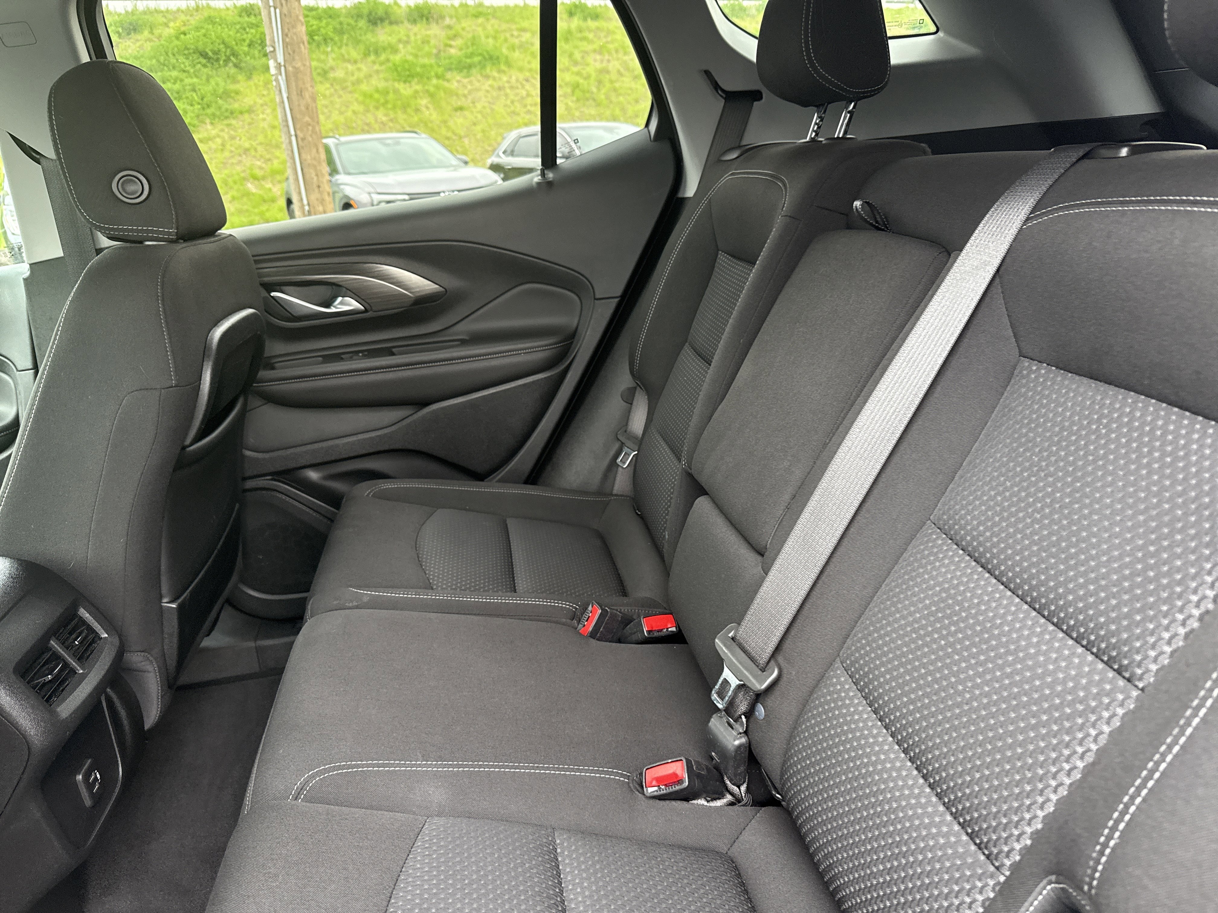 Used 2022 GMC Terrain SLE w/ Driver Convenience Package AWD/4WD image 14