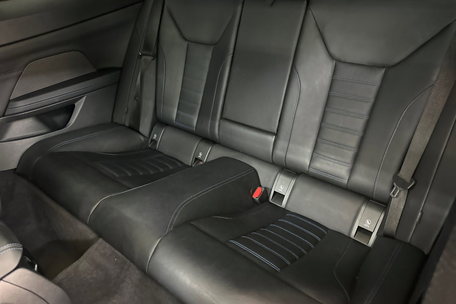 Used 2023 BMW M440i M440i w/ M Carbon Exterior Package image 27