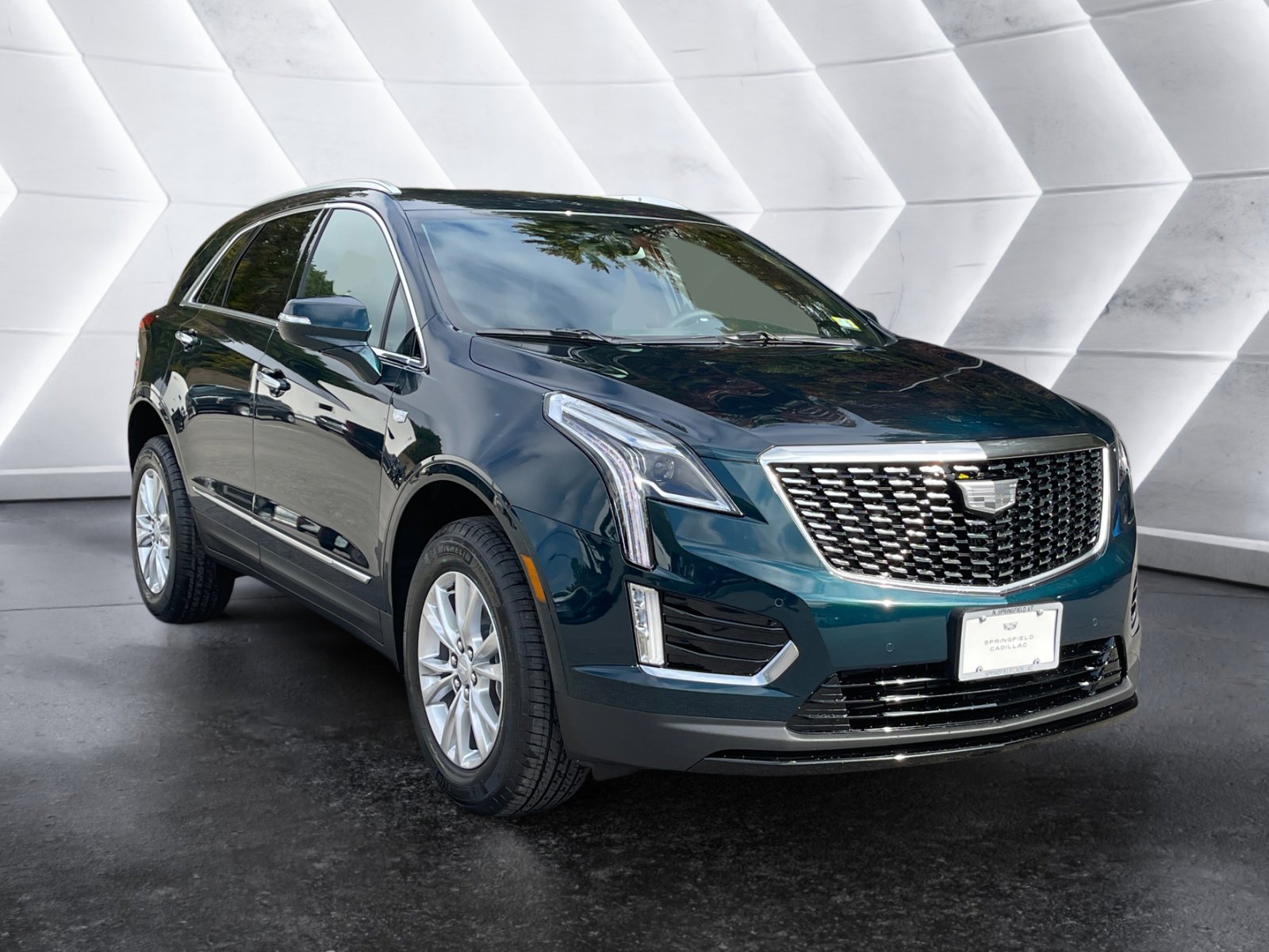 New 2025 Cadillac XT5 Luxury image 8