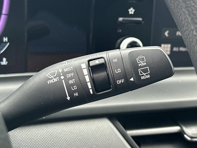 Used 2025 Kia Seltos LX AWD/4WD image 11
