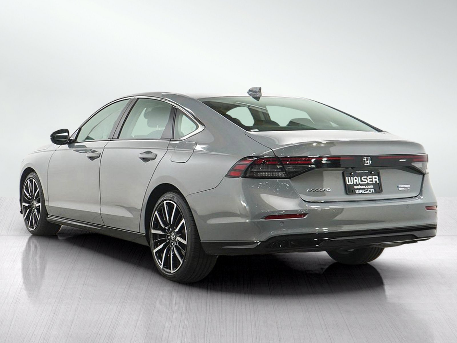 Used 2025 Honda Accord Touring image 3