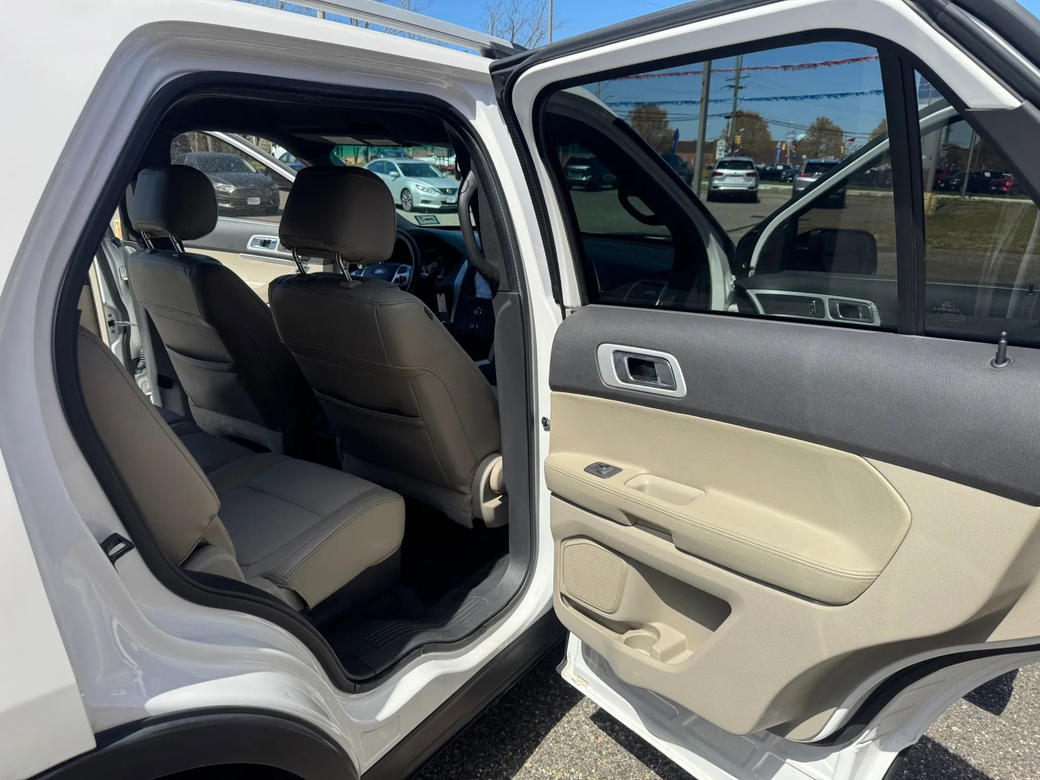 Used 2011 Ford Explorer XLT w/ 202A Rapid Spec Order Code FWD image 16
