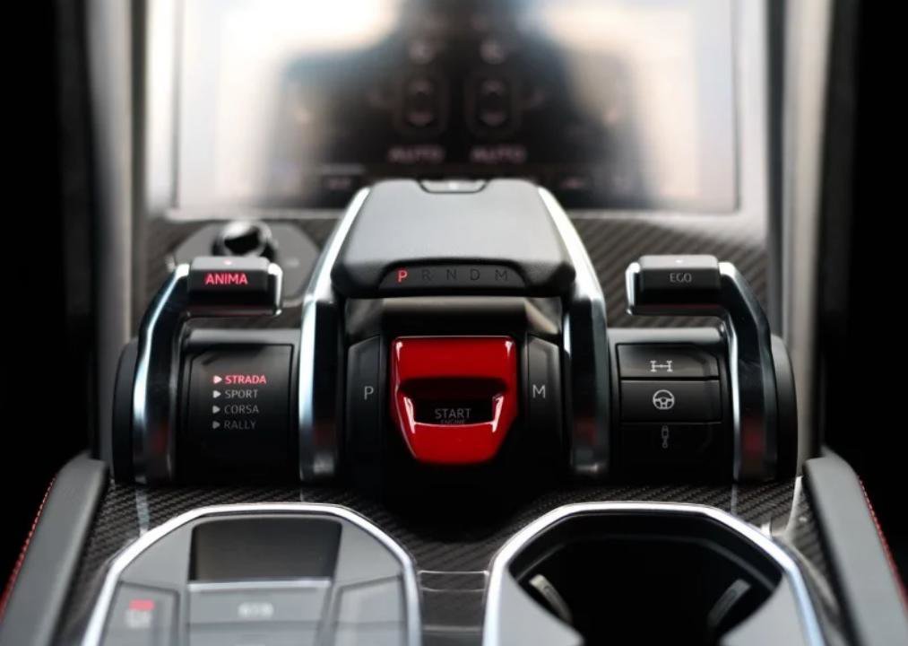 Used 2024 Lamborghini Urus Performante image 7