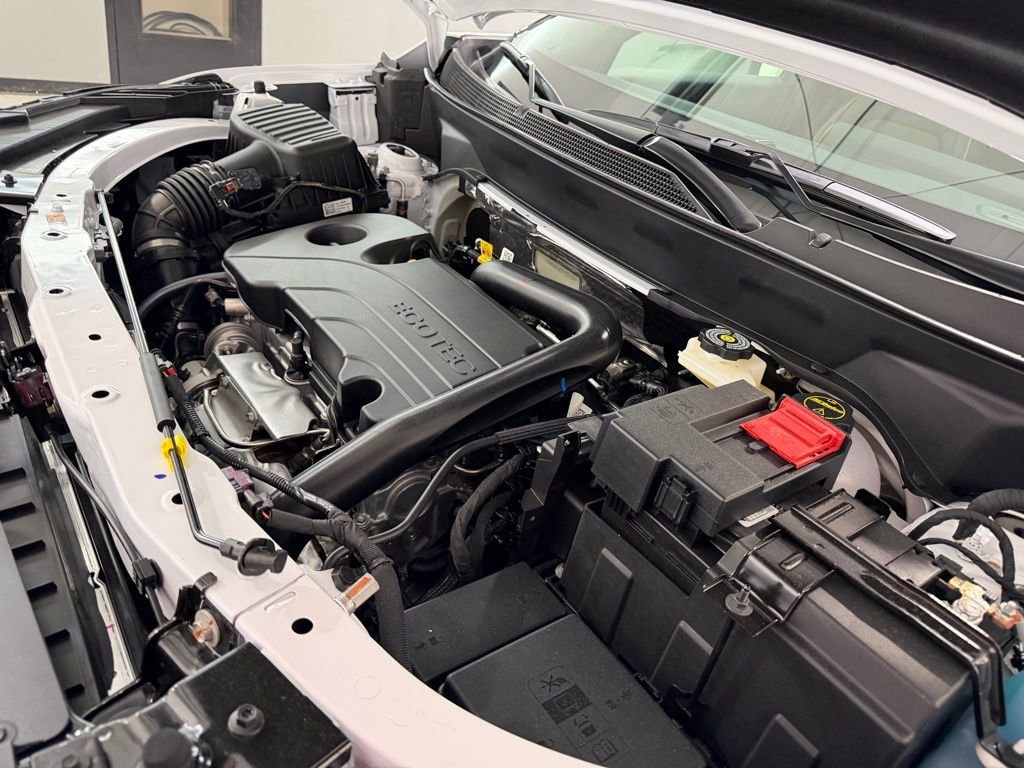 New 2026 Chevrolet Equinox LT FWD image 3