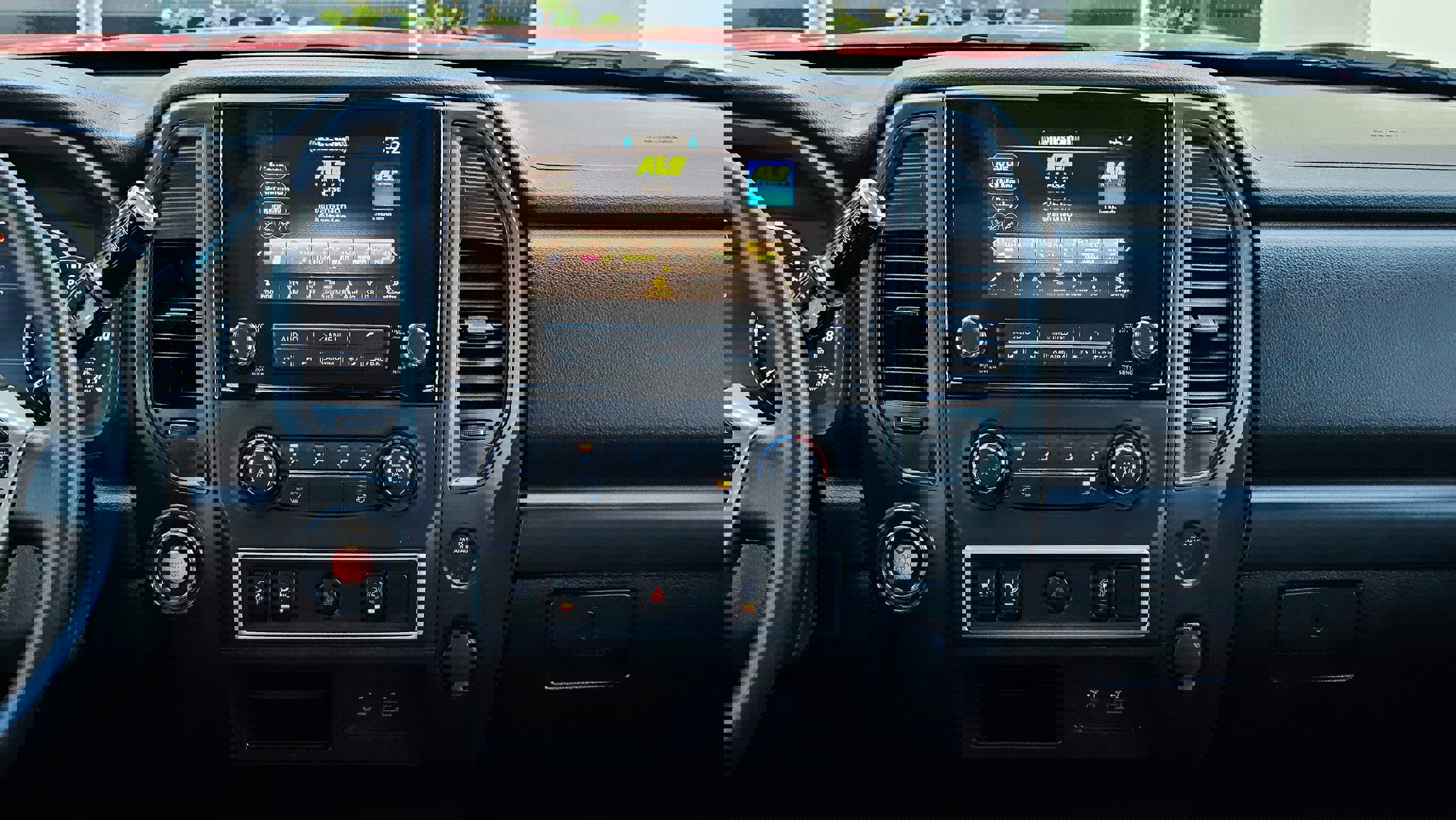 Used 2023 Nissan Titan S w/ S Utility Package image 31