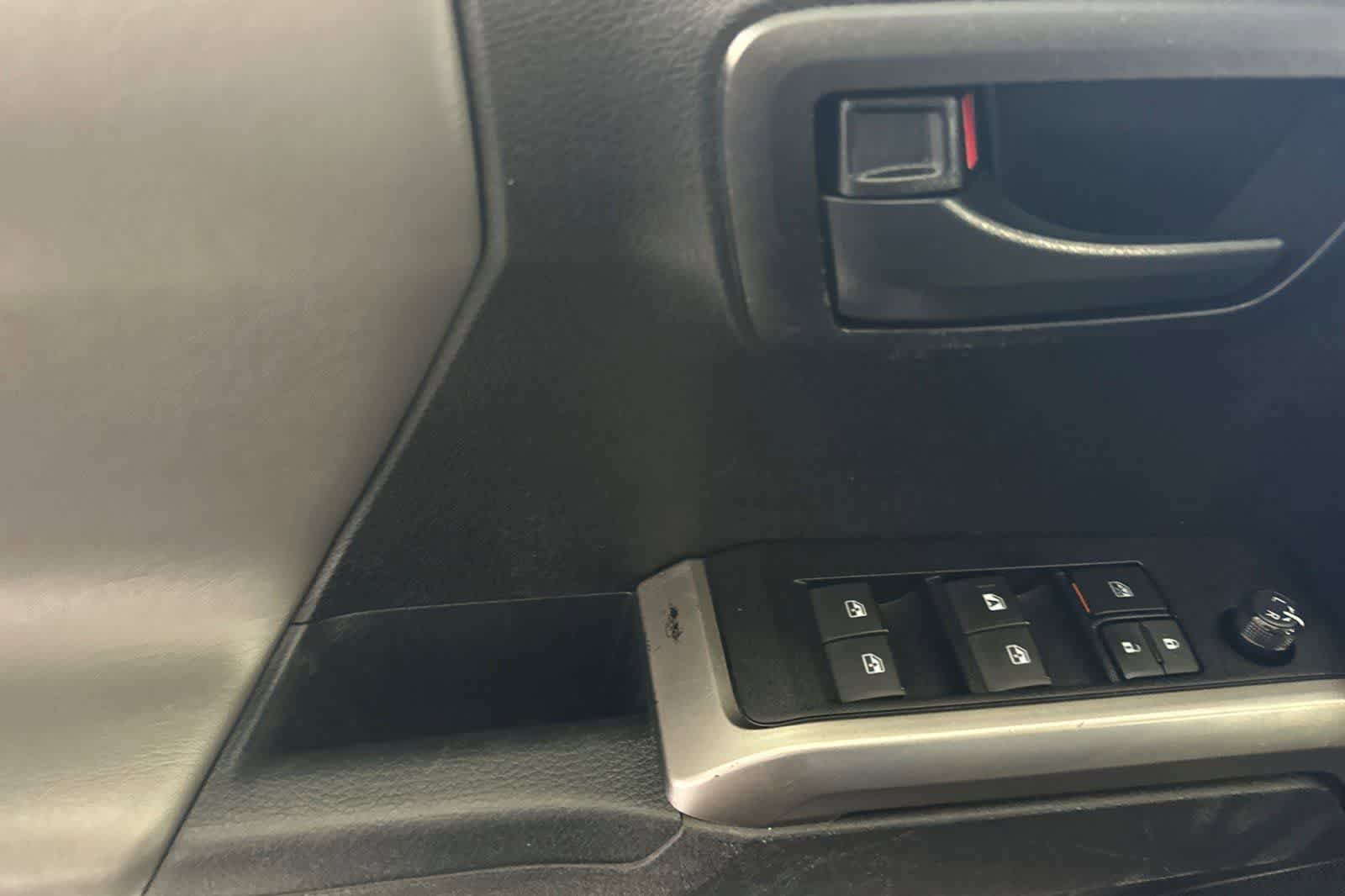 Used 2021 Toyota Tacoma SR5 RWD image 13