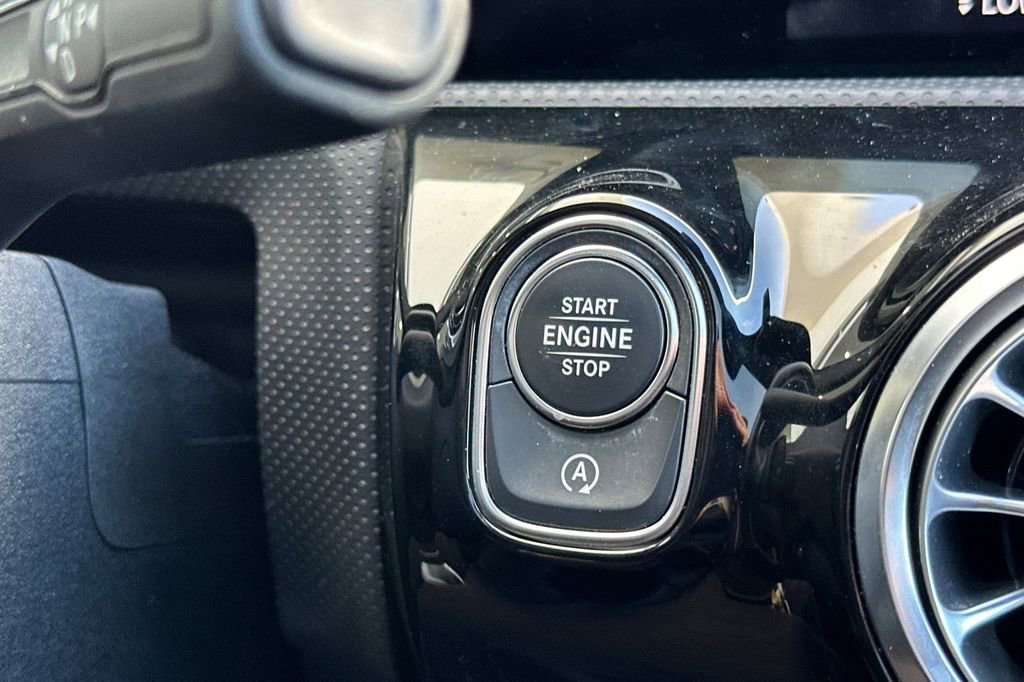 Used 2021 Mercedes-Benz CLA 250 image 23
