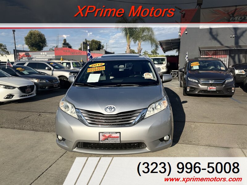 Used 2015 Toyota Sienna XLE w/ XLE Navigation Package FWD image 2