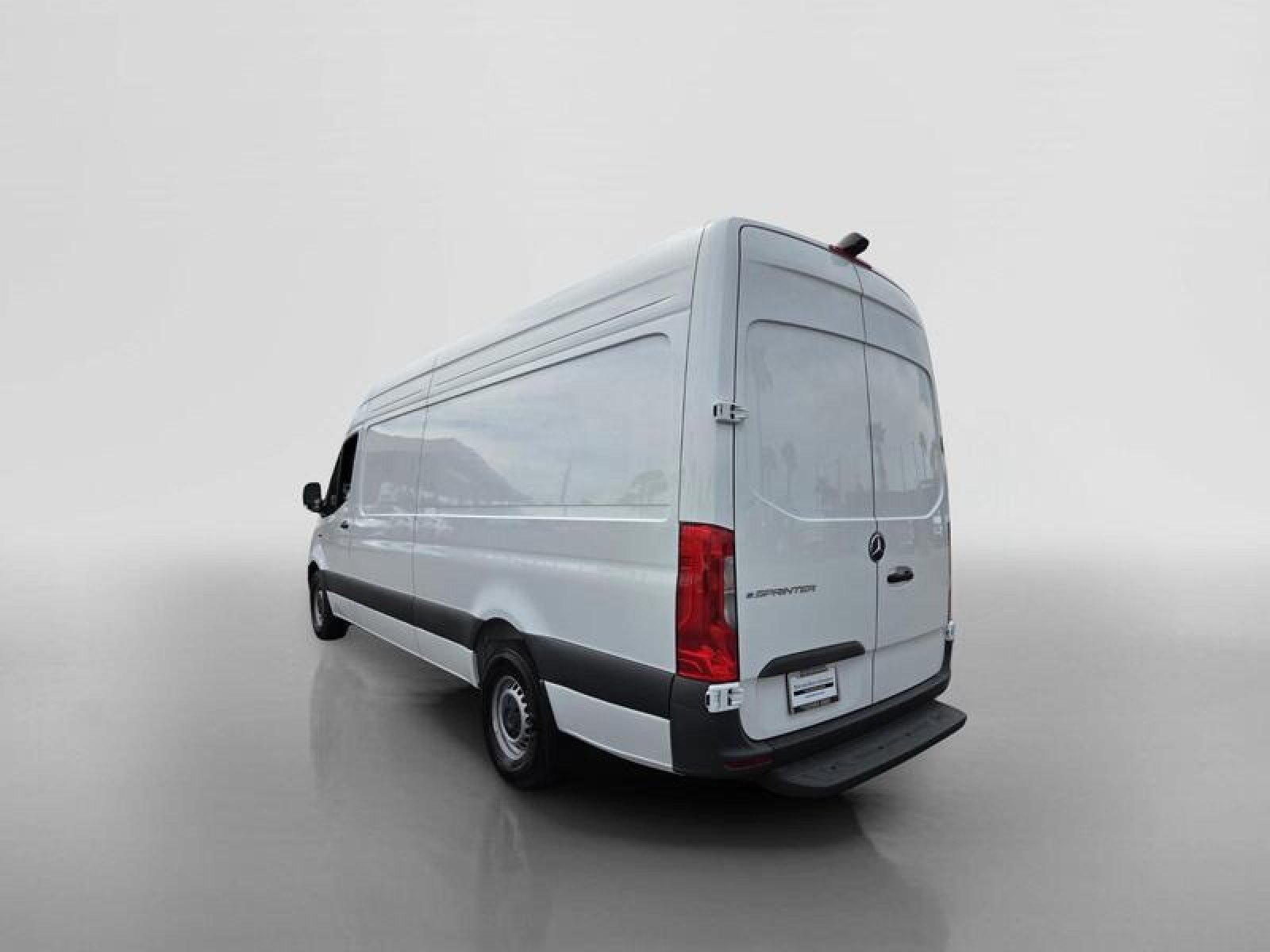 New 2025 Mercedes-Benz eSprinter 170 Cargo image 3