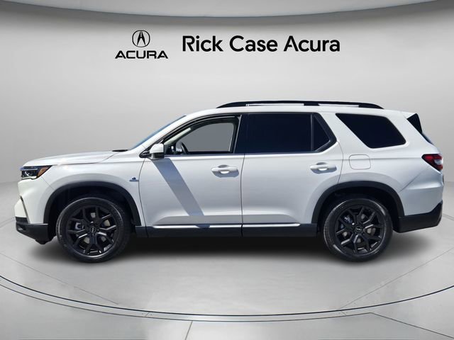 Used 2025 Honda Pilot Touring image 3