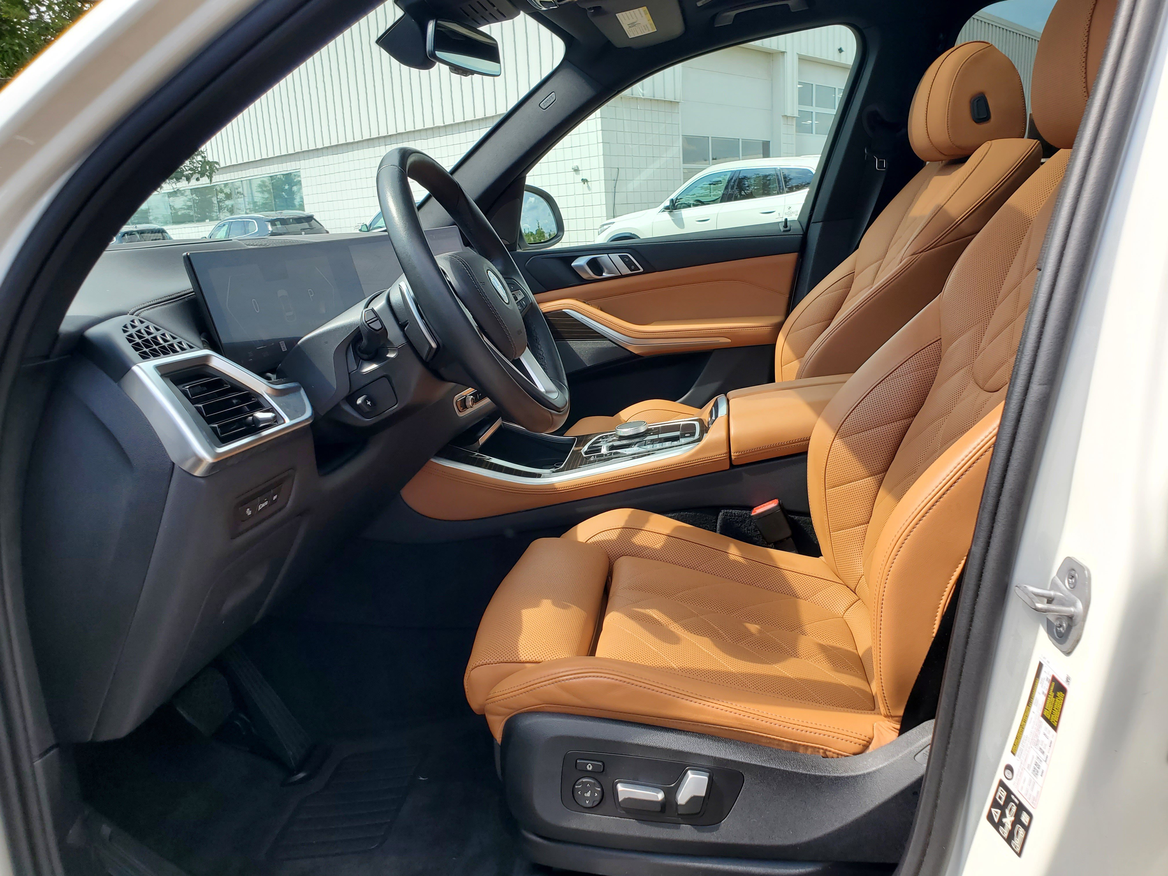 Certified 2025 BMW X5 xDrive40i w/ Premium Package AWD/4WD image 9