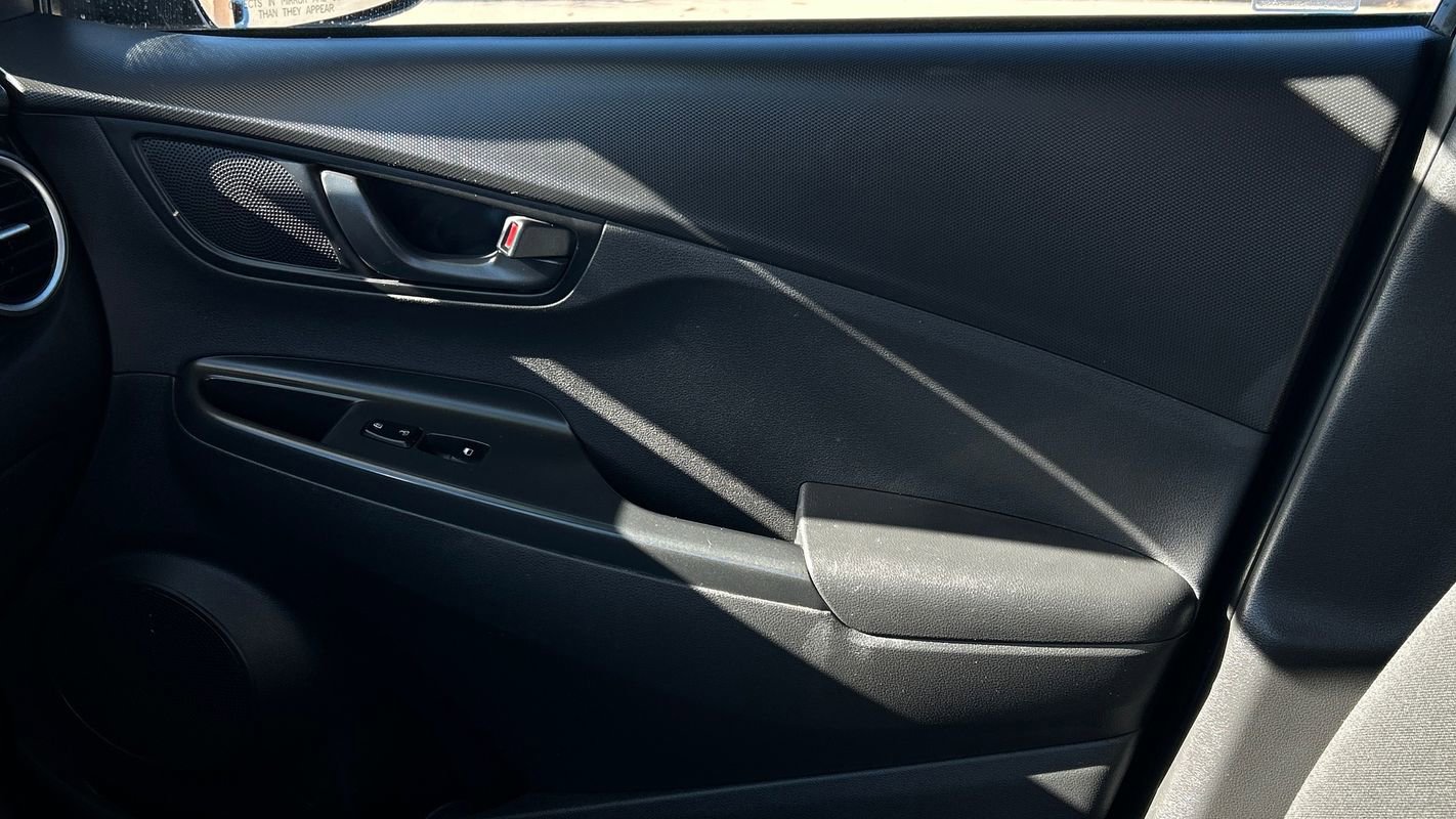 Used 2021 Hyundai Kona SE image 24