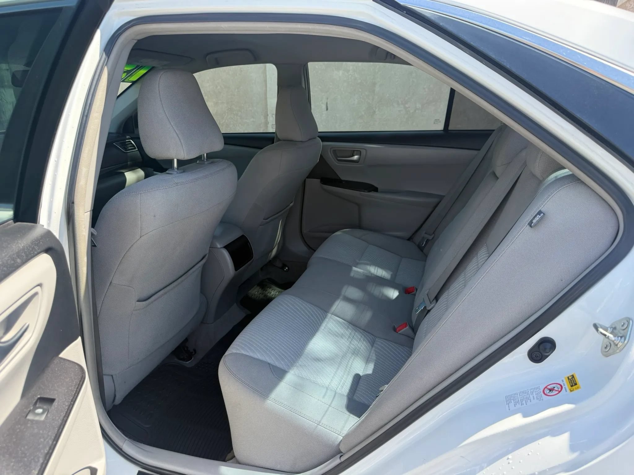 Used 2015 Toyota Camry LE FWD image 7