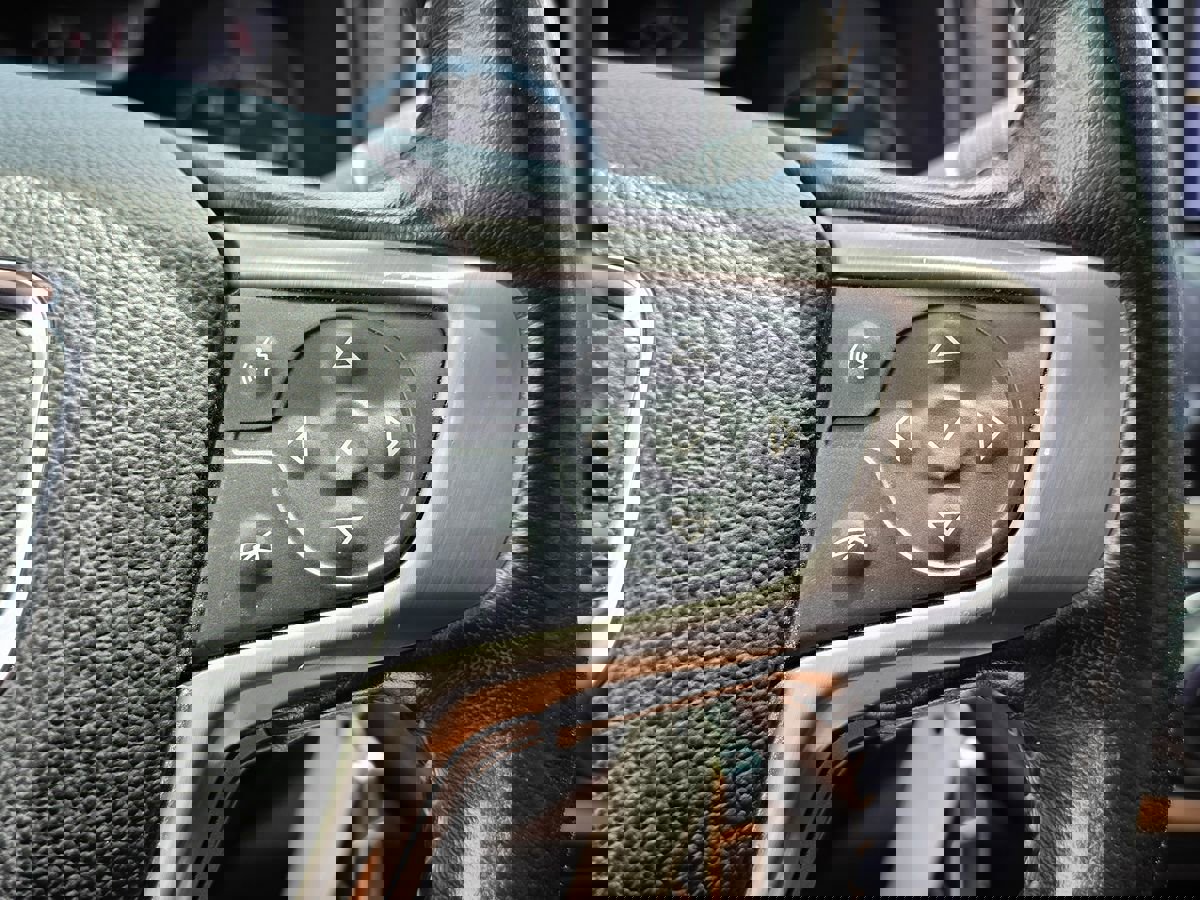 Used 2017 GMC Canyon Denali image 28