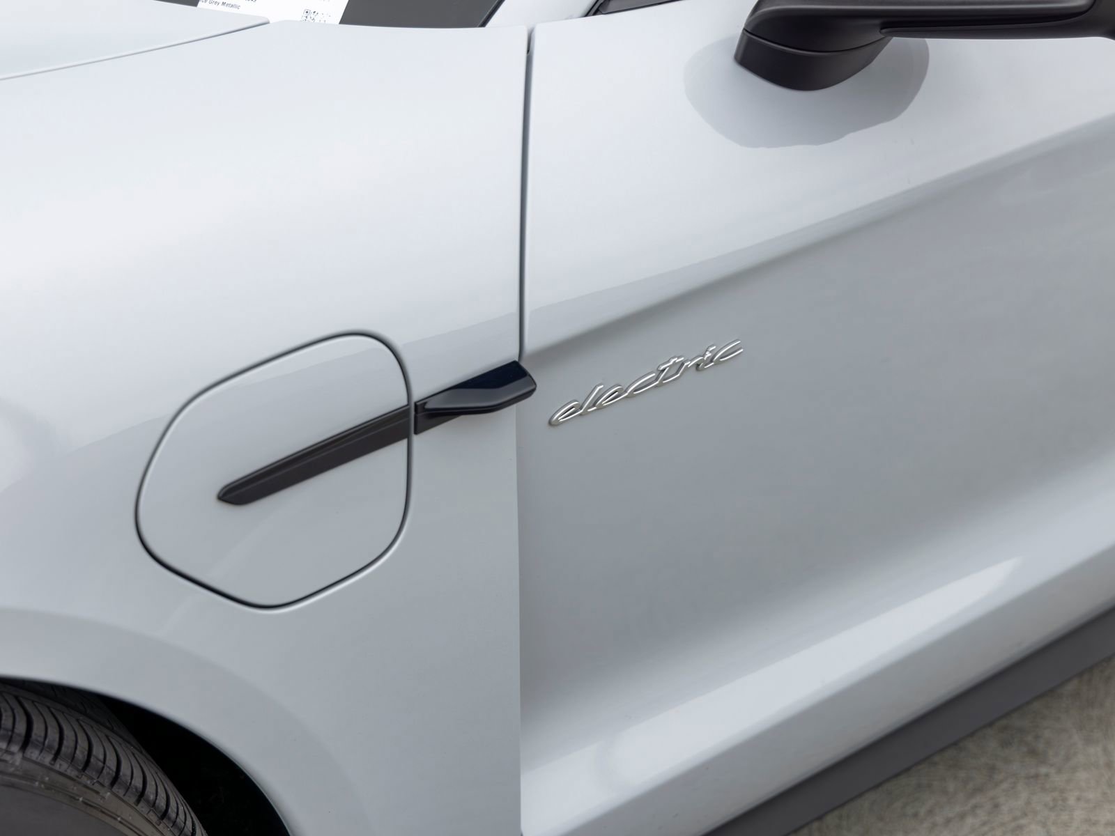 Certified 2025 Porsche Taycan RWD image 18