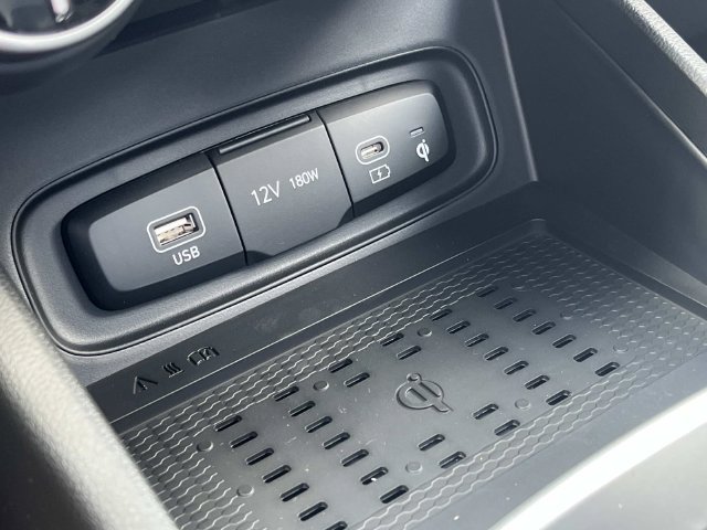 New 2026 Hyundai Venue SEL FWD image 28