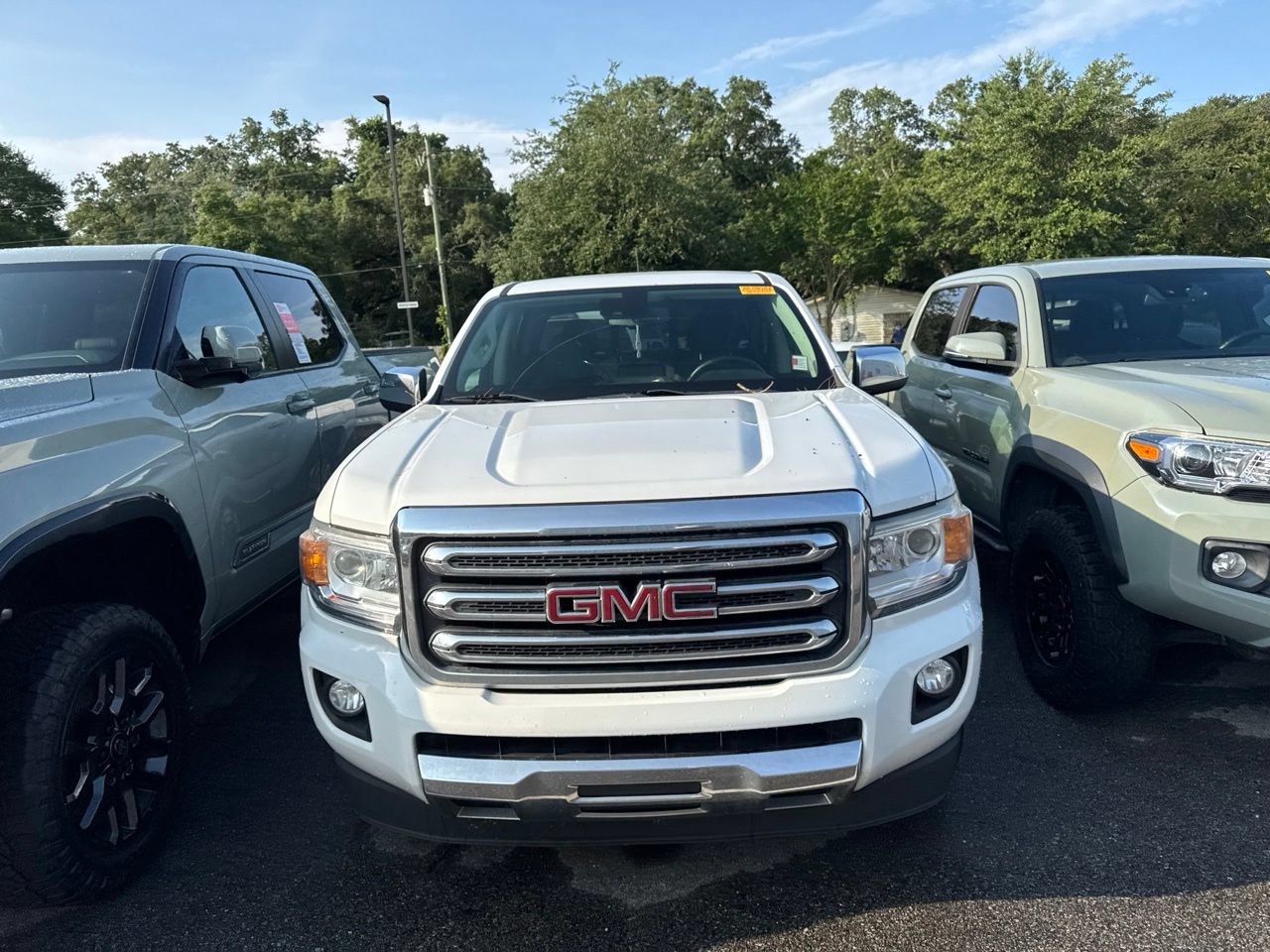 Used 2019 GMC Canyon SLT w/ Driver Alert Package RWD image 2