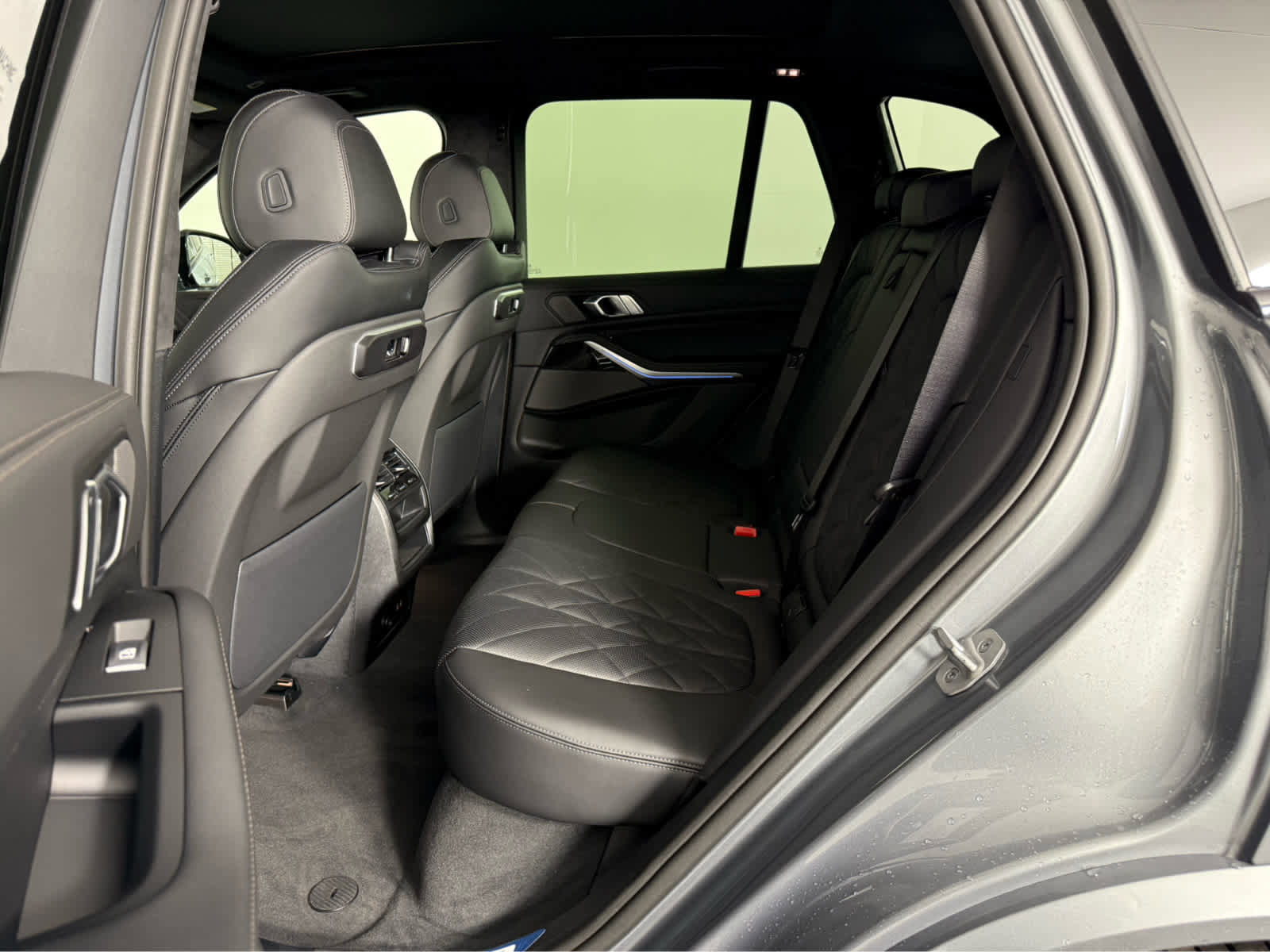 New 2026 BMW X5 xDrive50e w/ M Sport Package AWD/4WD image 12