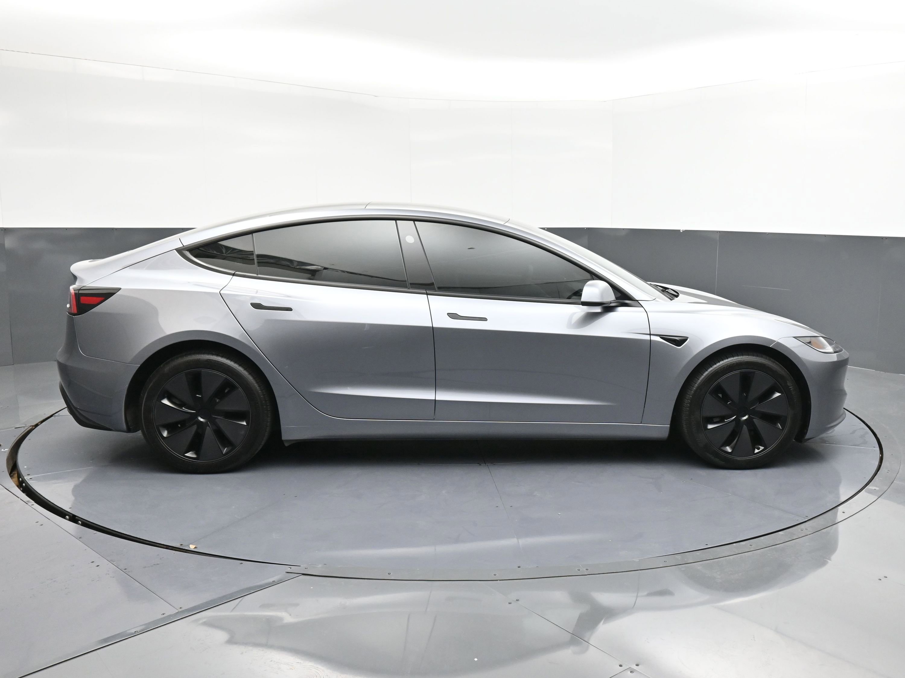 Used 2025 Tesla Model 3 Long Range image 9