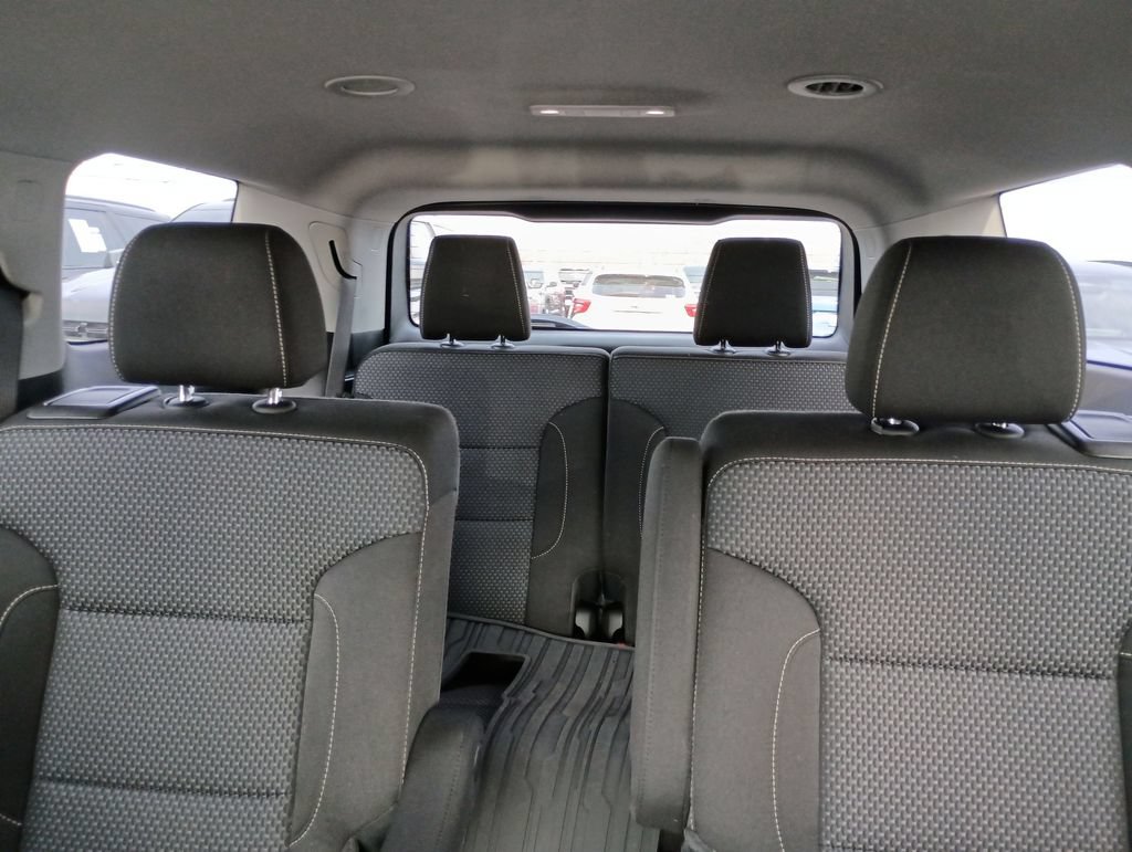 Used 2023 GMC Acadia SLE w/ Driver Convenience Package FWD image 13