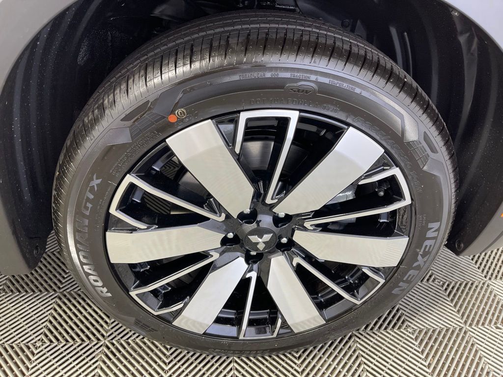 New 2025 Mitsubishi Outlander SE image 39