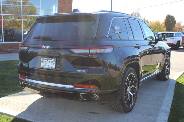 Used 2024 Jeep Grand Cherokee Summit AWD/4WD image 38