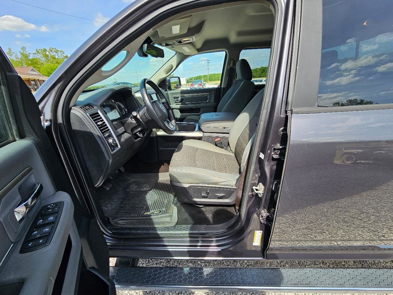 Used 2016 RAM 1500 Big Horn image 13