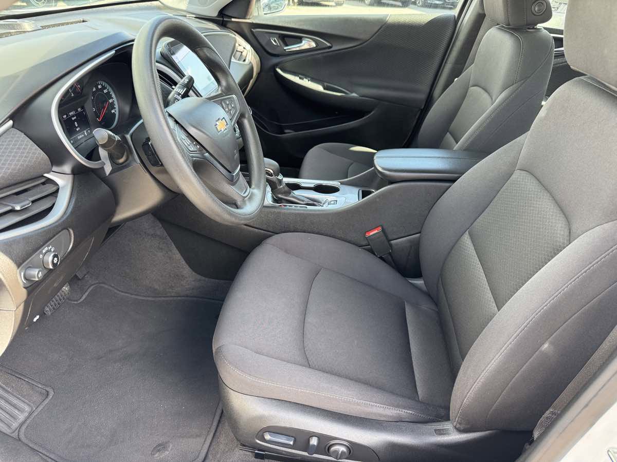 Used 2024 Chevrolet Malibu LT FWD image 27